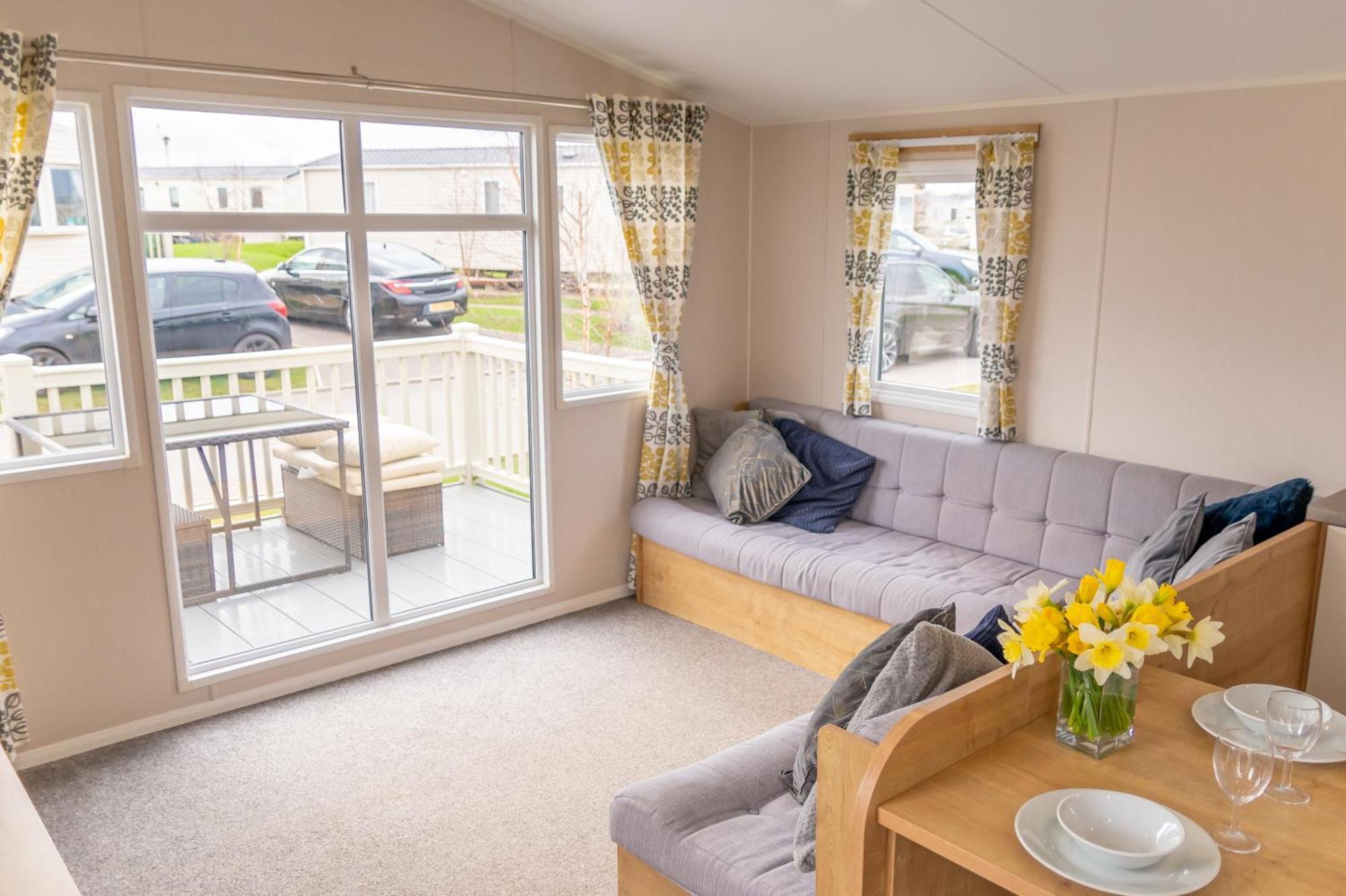 64 Lancaster The Lazy Willow 3 Bedroom Hot Tub Caravan Tattershall Lakes Екстериор снимка
