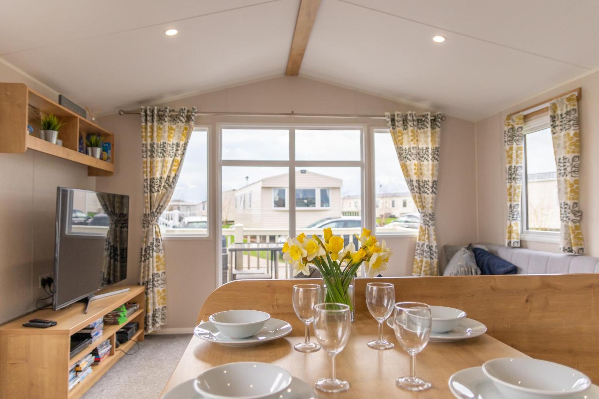 64 Lancaster The Lazy Willow 3 Bedroom Hot Tub Caravan Tattershall Lakes Екстериор снимка