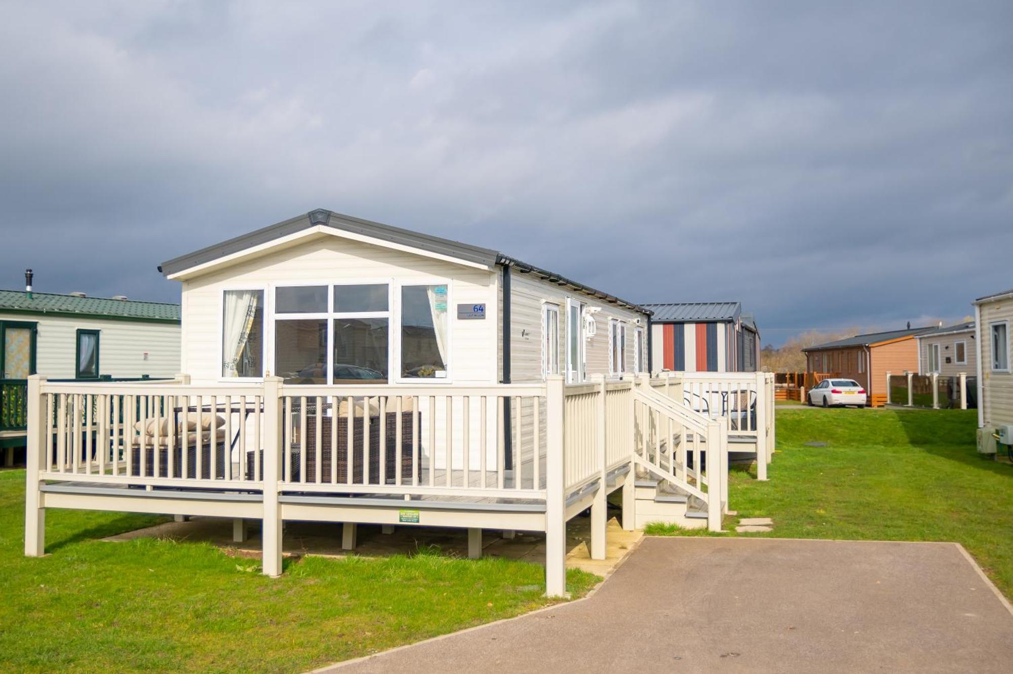 64 Lancaster The Lazy Willow 3 Bedroom Hot Tub Caravan Tattershall Lakes Екстериор снимка